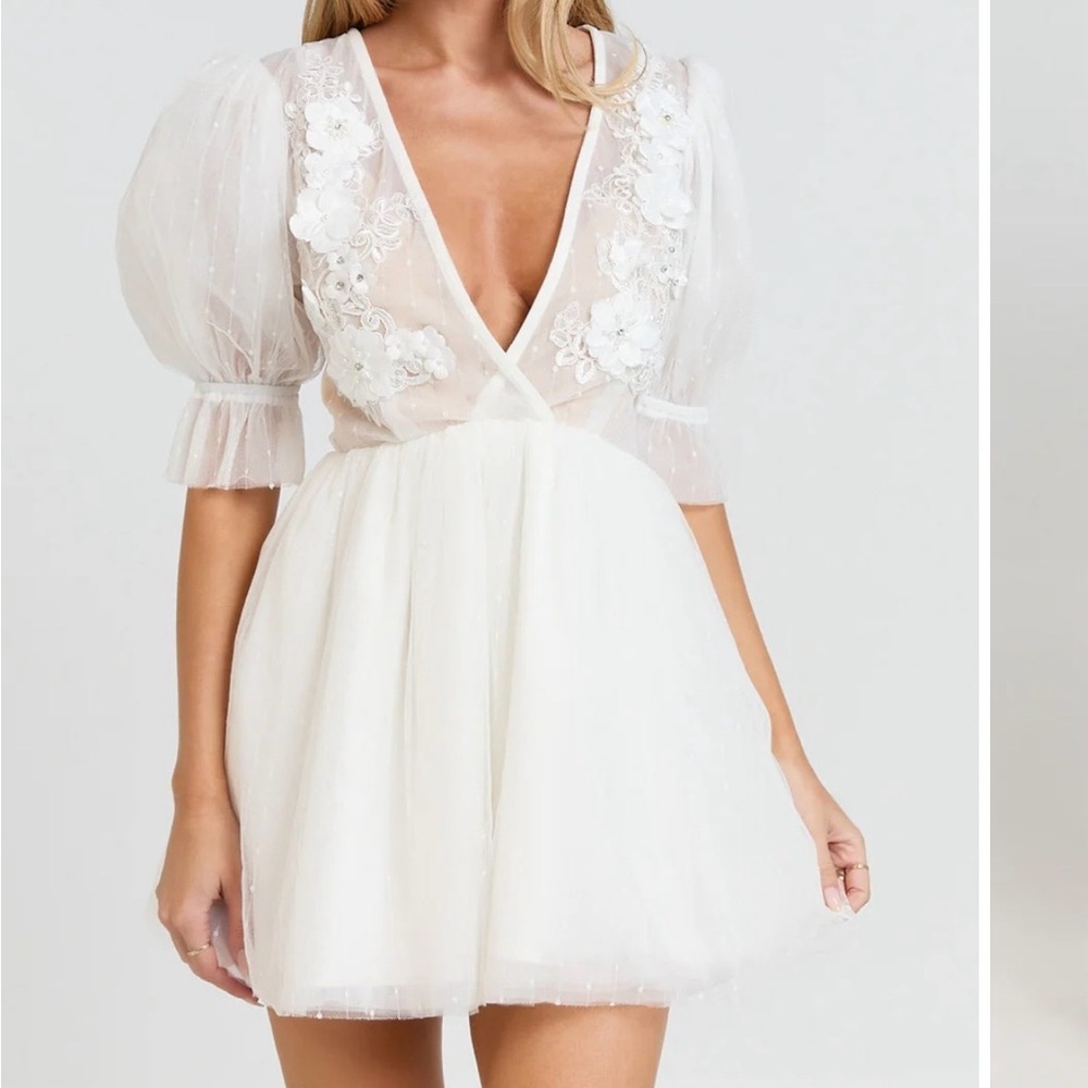 NWT Showpo Akshia Cream Sheer Puff Sleeve Tulle Embroidered Dress